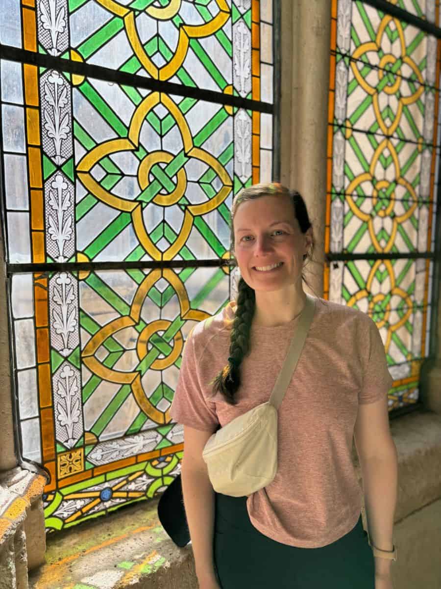 Liz at Burgos Cathedral with her belt bag
