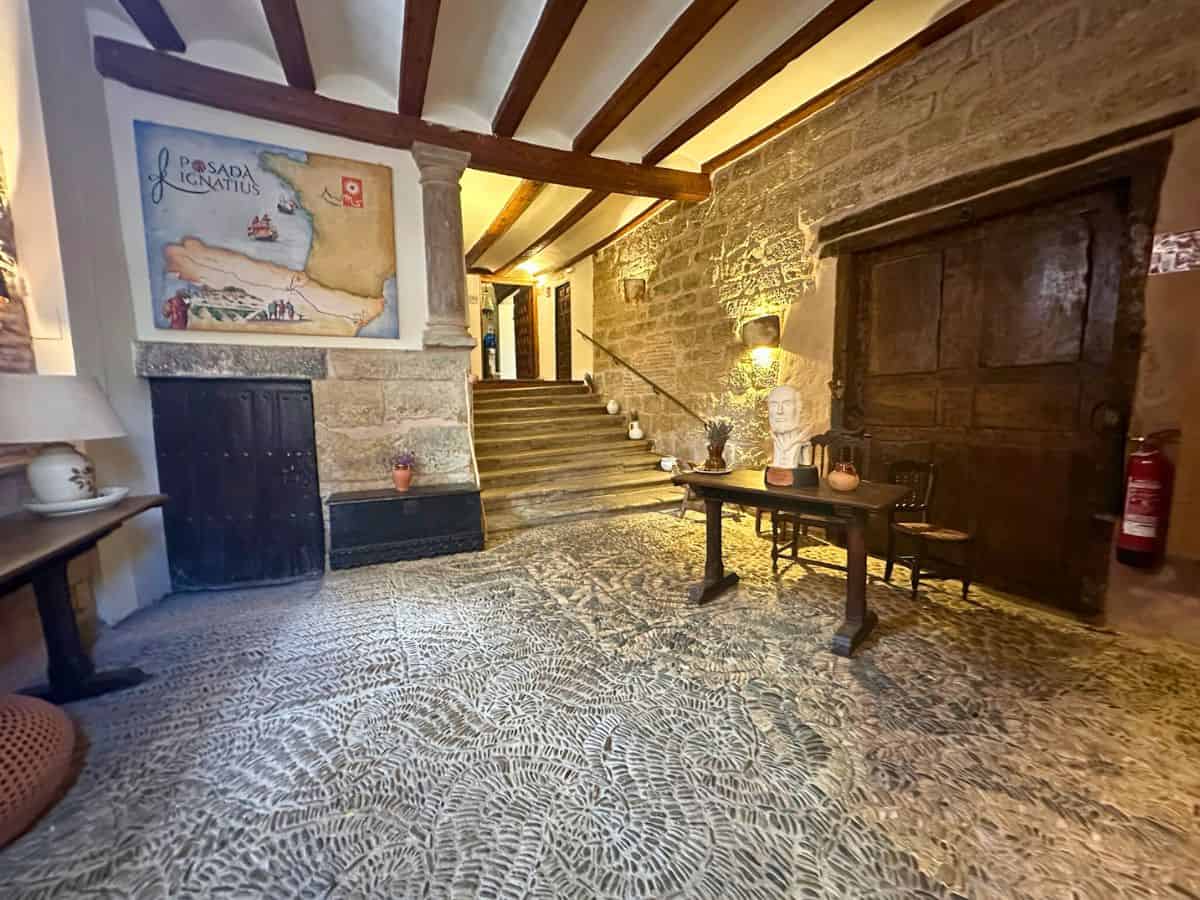 Charming hotel lobby in Navarrete along the Camino Francés - a great option for beginners seeking more comfort.