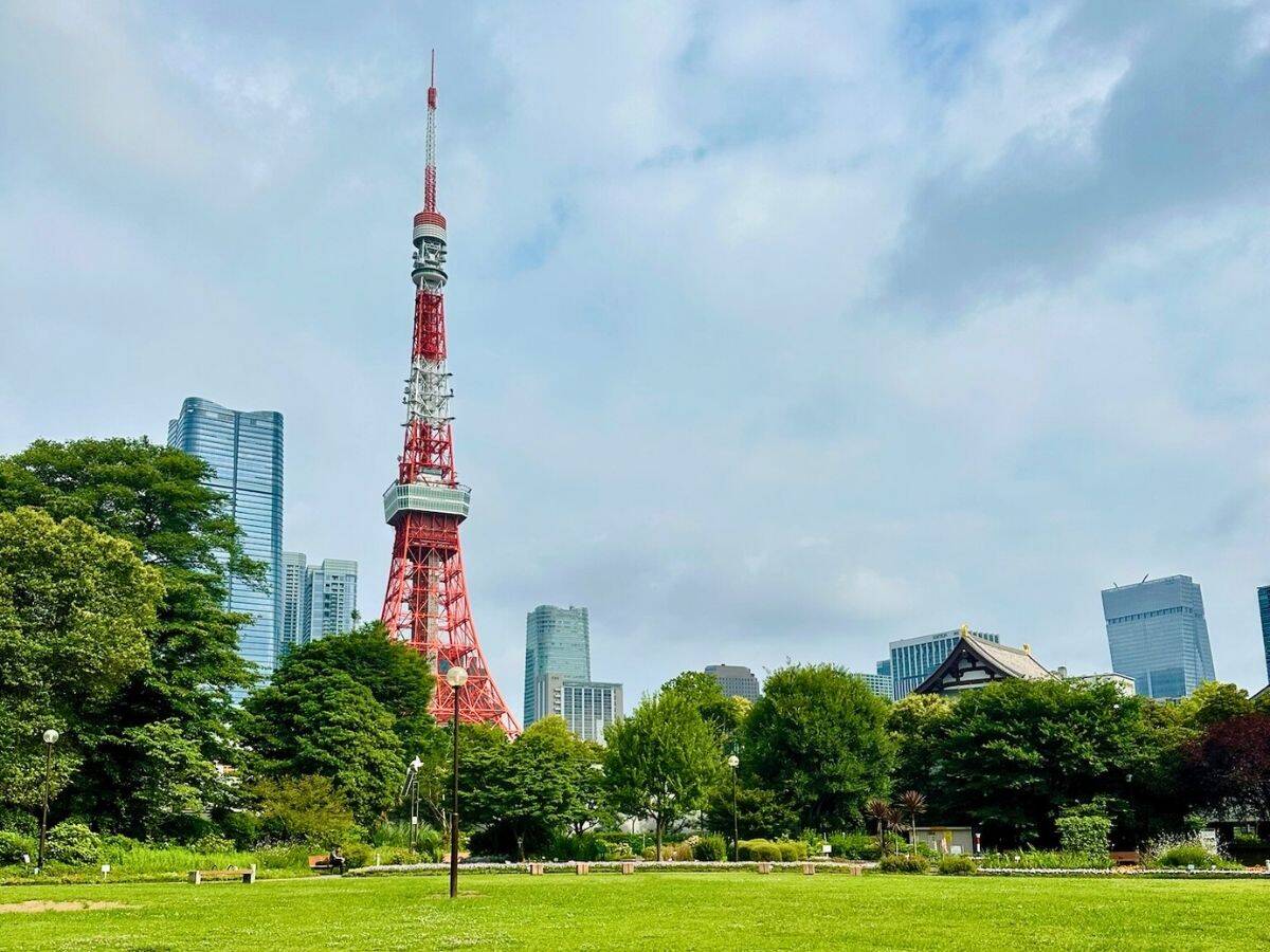 Shiba Park offers stunning views of Tokyo Tower and urban Tokyo in the background